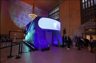 The portal has opened in Grand central! Don’t forget to click the link in the bio. You don’t want to miss out on the Area 51 giveaway! #alienware #grandcentral #nyc #gamersoftiktok #gamersontiktok 