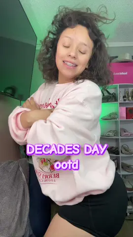 How I did 90s makeup for decades day at work! #decadesday #90smakeup #getreadywithme #halloween #grwm 