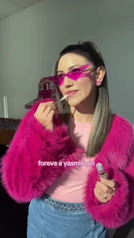 Who is your fav @bratz doll?! 💋💫  #halloween #halloweencostume #officetok #lillylashes #fyp 