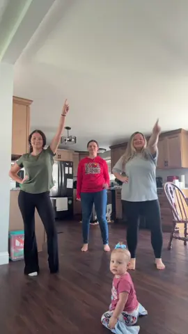lol this is a draft🤣😭 #draft #funny #messedup #sisters #dance 