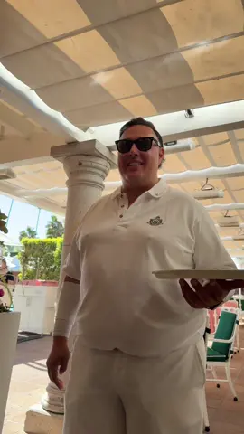 Kas made everyone commit to the bit…