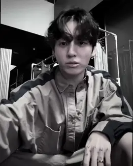 بث اليوم يجنن 😓🤍 . . . . . . . #tiktoklongs #fyp #foryou #جونغكوك #jungkook 