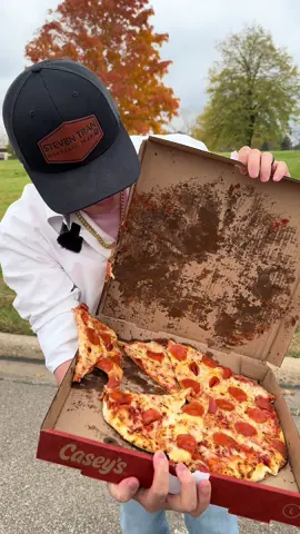 Casey’s Pizza Flop #caseyspizza #pizzaflop #fyp #hack #grease 