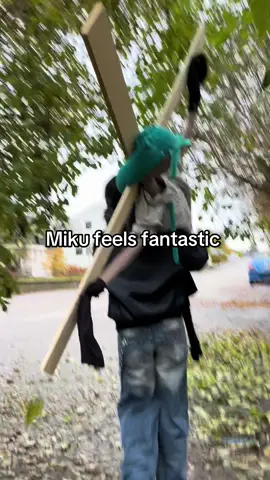 Miku doll feels fantastic. Behind the scenes footage of the crucifixion with yinotonic on instagram! My instagram is Eskiljansson.konst #hatsunemiku #analoghorror #niche #creepy #arg 