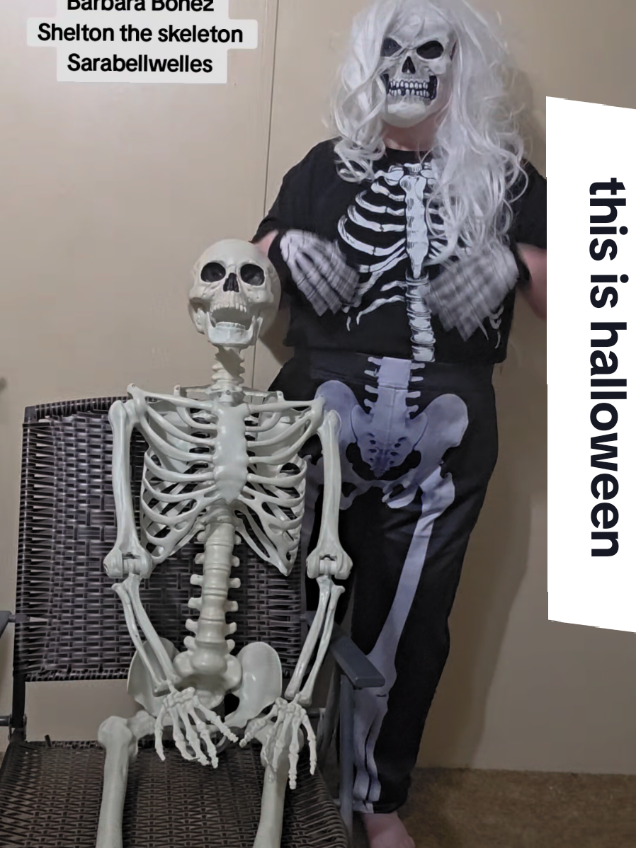 #thisishalloween  #sarabellwellescreepycosplay #Sarabellwelles #barbarabonez #sheltontheskeleton 