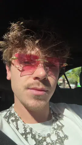 These tufff fr😮‍💨 #fashiontrends #eyeglasses 