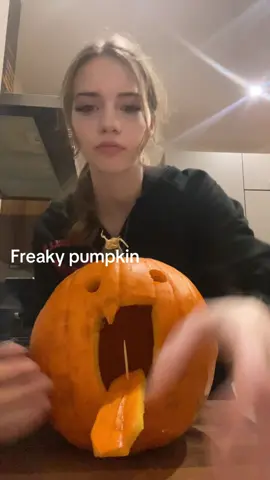 I wanted to give buns but thwre wasn’t any other peices lefy #halloween #2025 #pumpkincarving #pumpkin 