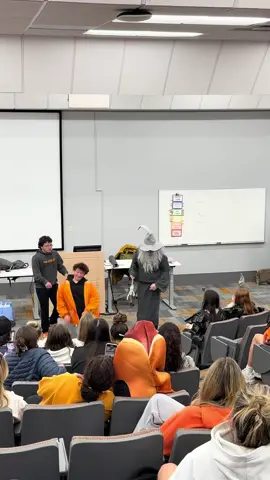 Professor Gandalf had to regular against a disrespectful Frodo. But candy on halloweeen is a must, even in middle earth #lotr #lotrtok #gandalf 