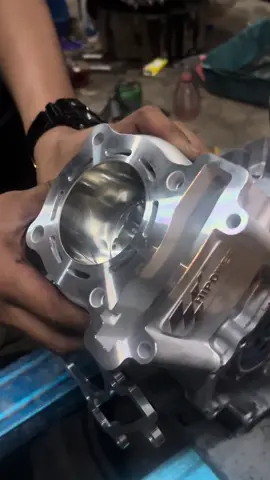 Ape punca ni piston terkeluar…sifu” cube bantu..penin ni😂#dakmad_motor #hipowerracing #payadalamracing 