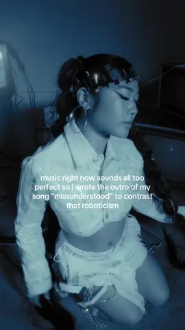 i recorded this part of the song screaming into my mic in my bedroom #newmusic #cyber #y2k 