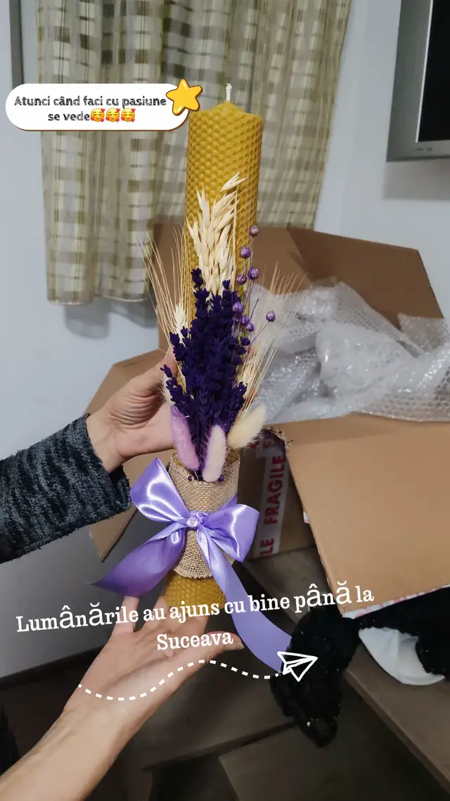 ❤️ Fiecare lumânare e realizată manual, cu răbdare și recunoștință pentru albinele care fac posibilă magia. 👉 Aprinde una diseară și simte diferența. #LumânăriNaturale #CearăDeAlbine #Handmade #Sustenabil #FăcutCuDrag)