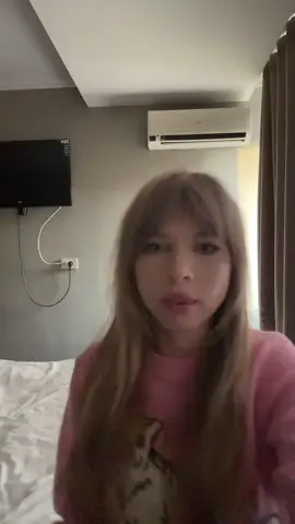 Я теперь перед поездками в другие города буду учить какие там блогеры по улицам ходят