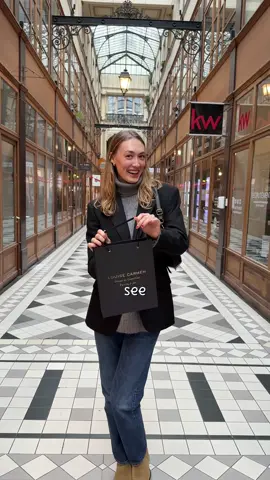 This is what it’s like to design your own @louisecarmennotebooks journal, but is it worth it? 🤔📕✨🎨 #girlandgallery #louisecarmen #louisecarmenparis 