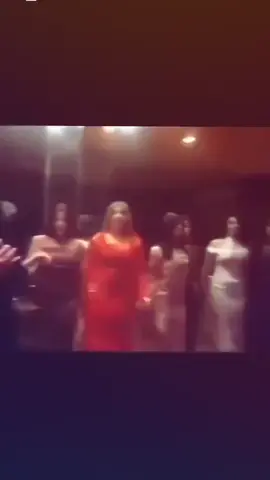 وانت عني بعيد 😝🤙#رقص #العراق #العراق_السعوديه_الاردن_الخليج #الشعب_الصيني_ماله_حل😂😂 #المصمم_فلوچه 