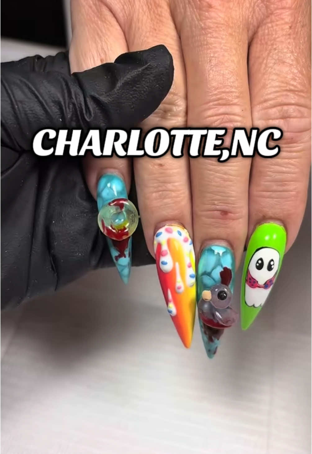 #byebyesummer #hellooctober #halloweennails #chickens #uñasacrilicas #uñas #uñasbonitas 