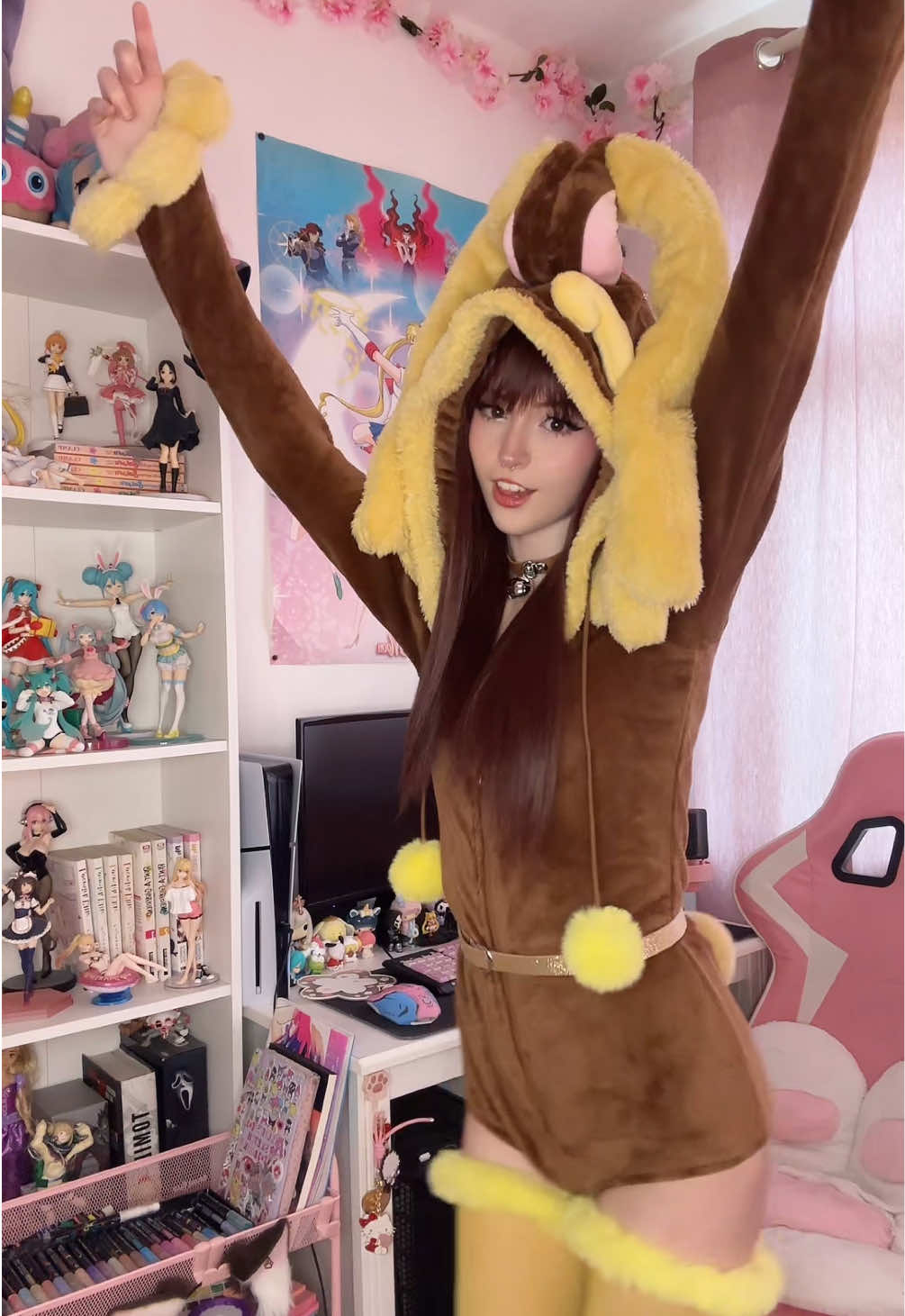 it’s so hard to move in this cosplay T-T inspo @Ryn 🌙 ♡︎ #ccinnabunii #lopunny #pokemon #pokemoncosplay #cosplay 