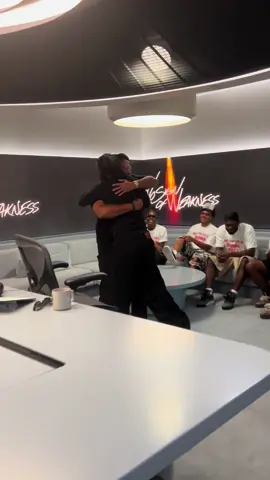 Linked up with @the Old Man Ebro @Apple Music 🚀🚀#NOSIGNOFWEAKNESS 