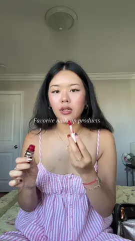 Feel free to consider this a sephora sale rec video Products Mentioned: @Saie glowy gel @loréal paris usa skin tint @Tower 28 Beauty concealer @MERIT Beauty bronzer @COVERGIRL contour @Huda Beauty powder @mcobeauty us pressed powder @e.l.f. Cosmetics gel liner, brow gel @Prada highlighter @NYX Professional Makeup lipliner @롬앤 romand lip tint @Clarins USA lip oil #makeuptutorial #getreadywithme #cleangirlmakeup #favoritemakeup #sephorasale 