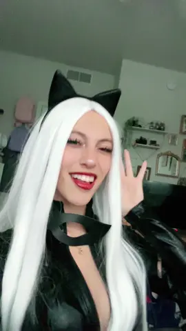 HALLOWEEN TMOOORROOWWWWW