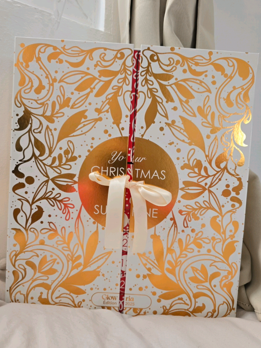 ✨ Calendrier de l’Avent @Glowria Box Beauté✨  Prépare-toi à vivre une parenthèse beauté pleine de magie ! Du 1er au 24 décembre, découvre chaque jour une nouvelle surprise : soins, maquillage, accessoires et moments cocooning… tout ce qu’il faut pour rayonner jusqu’à Noël. 🎁💄 🌟 Valeur réelle : plus de 250 € 💖 Prix Glowria : seulement 69,90 € Un cadeau à (se) faire absolument pour patienter avant les fêtes en beauté ! 🎄✨ #glowria #calendrierdelavent #ouverturecalendrierdelavent #adventcalendar #beauty 