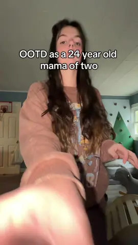 #OOTD #fallootd #momsunder25 