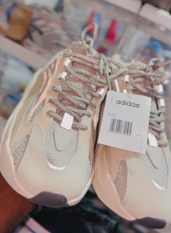 ADIDAS YEEZY 700👟 POUR FILLES & GARÇONS  *SPECIAL🫸🏿🫷🏿🛍️❤️* PRIX 