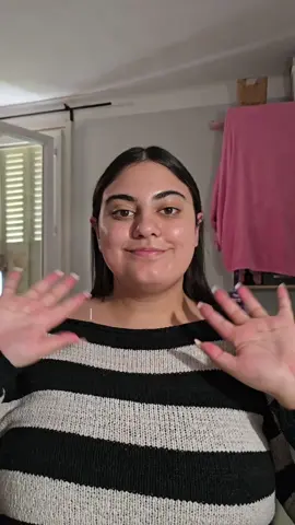 petit makeup  fond de teint @YSL eye-liner @NYX COSMETICS FRANCE  blush @Rare Beauty  poudre @Huda Beauty  highlighter @Diorbeauty highlighter @힌스 hince_official spray fixateur @Maybelline France crayon a lèvre @SEPHORA #makeup #makeuptutorial #tutorial #grwm #grwmmakeup 