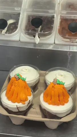 #screammovie #VozDosCriadores attempting Halloween cupcakes 💀🎃try again next year #dairyqueen #fyp #foryourpage 