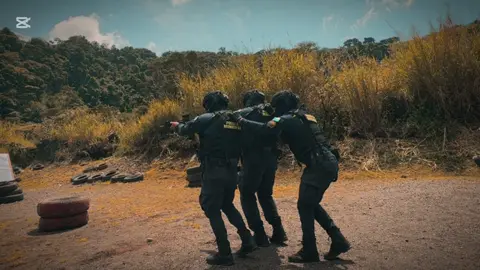 Entrenamiento de rescate de oficial caído #CapCut #poligono38especial #policiamunicipal #costarica 