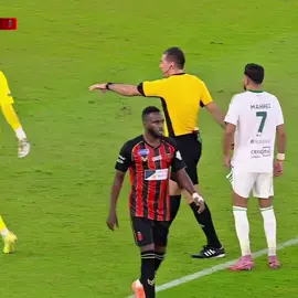 اقسم بالله الملعنه الي تصير بدورينا ما تنطاق #alahli #alahlifc #alahlifans #foryoupage 