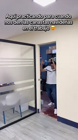 Ustedes también practiquen 🎄🎁 #navidad #regalo #funny #trabajo #fyp 