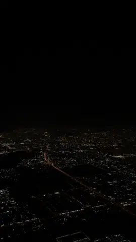 المسافر راح 🧑🏻‍🦯. #لاتلوح_للمسافر_المسافر_راااح #تصوير #مطار_الملك_خالد_الدولي #الرياض #الحدود_الشماليه 