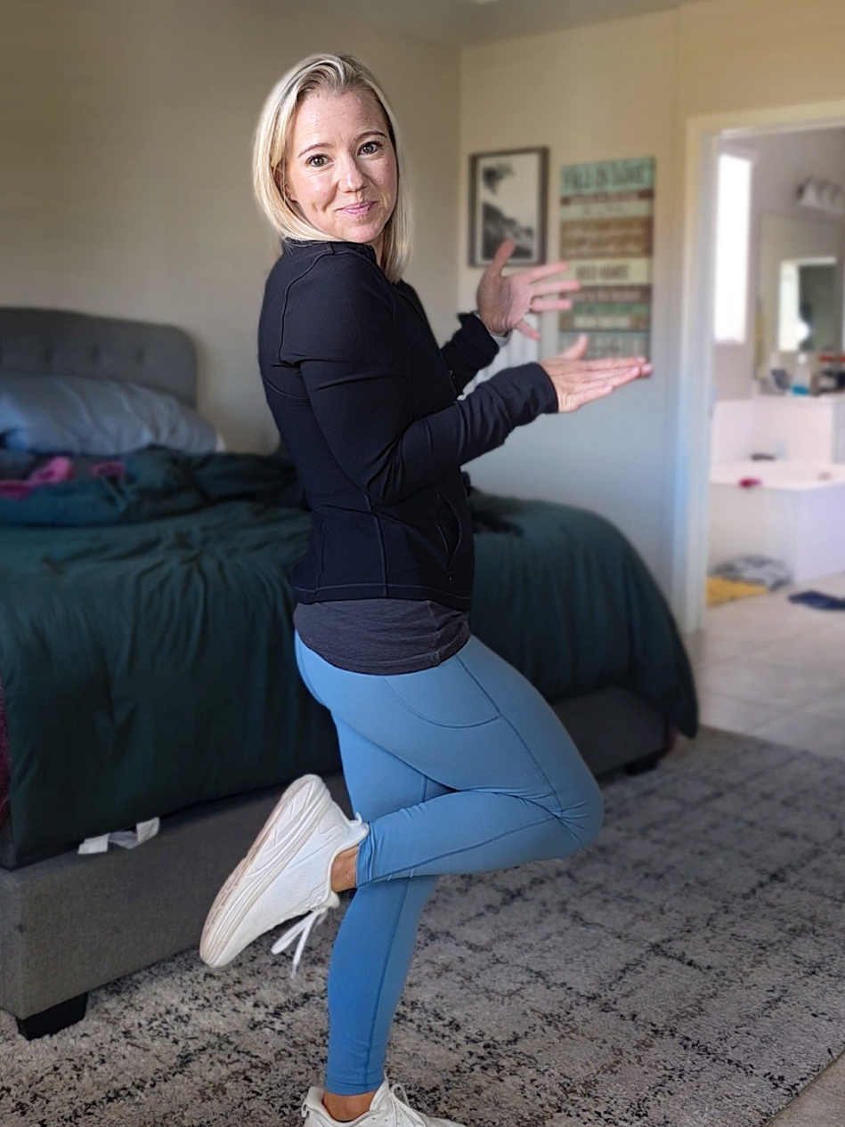 The only.legginga I live in these days! #leggingsoftiktok #leggings #halaratiktokshop #halaraleggings #halara 