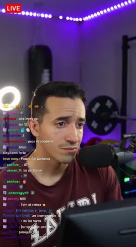 Il en peut plus…😭#fyp #pourtoi #ia #tiboinshape 