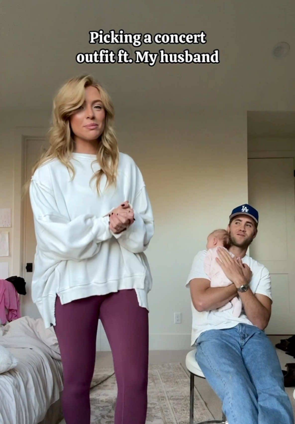 Almost broke his toe before the concert🫠🤘🏼 Which one is your fav?? 