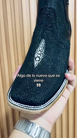 Se vienen cositas 👀🤠🫣… Preordena los tuyos vía mensaje directo 🛍️🛒 #botasvaqueras #botas #agaveboots #vaquero #cowboyboots 