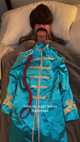 ‘Twas the night before Halloween #hallwoeen #halloweencostume #beatles #paulmccartney #johnlennon 