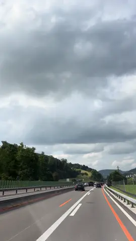 #blumen 🌹 #luzernswitzerland🇨🇭 #herbst🍂🍁🍂 #flughaftenmemmingen🇩🇪 ##qamishlo_derik_amude_afrin_hasake  @𝓭𝓵𝓸 𝓶𝓸𝓱𝓪𝓶𝓪𝓭... 