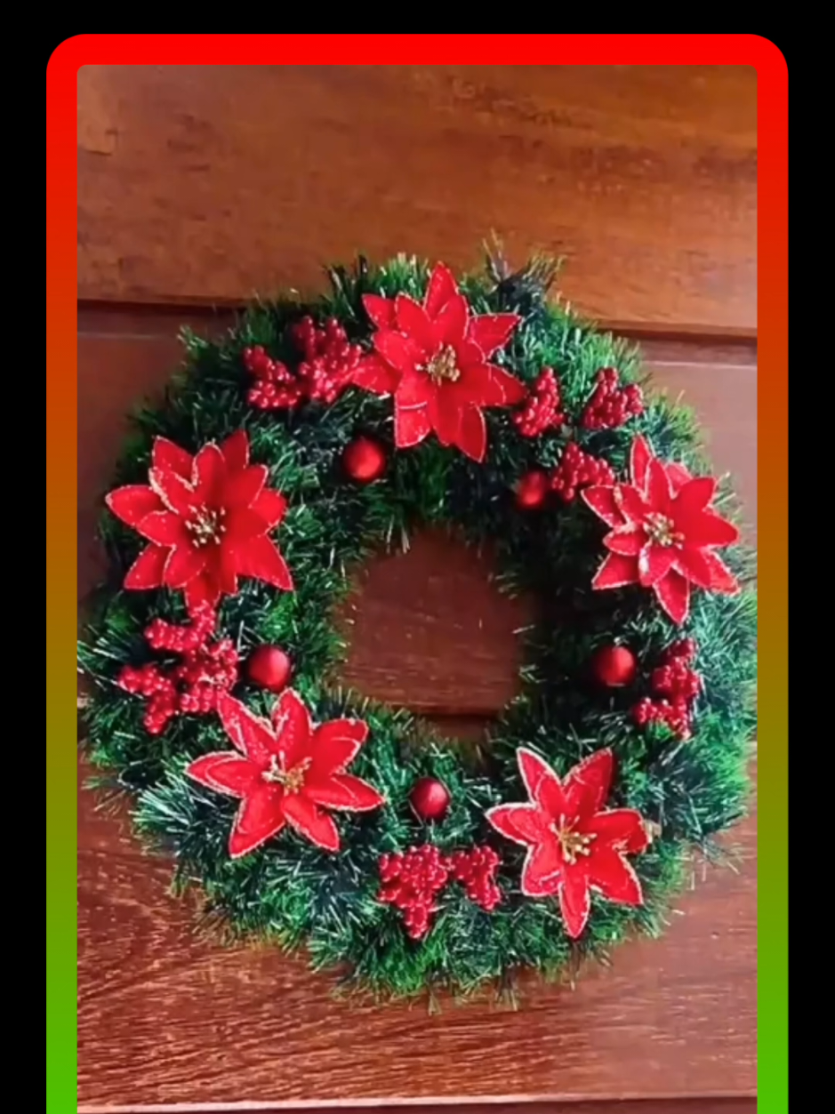 Guirlanda Natalina 38cm flores vermelhas! Decore porta com magia natalina. Oferta imperdível, voa! 🎄🔥 Comente QUERO para receber o link do produto com desconto   #Shopee #BlackFriday #Guirlanda #DecoracaoNatal #natal 