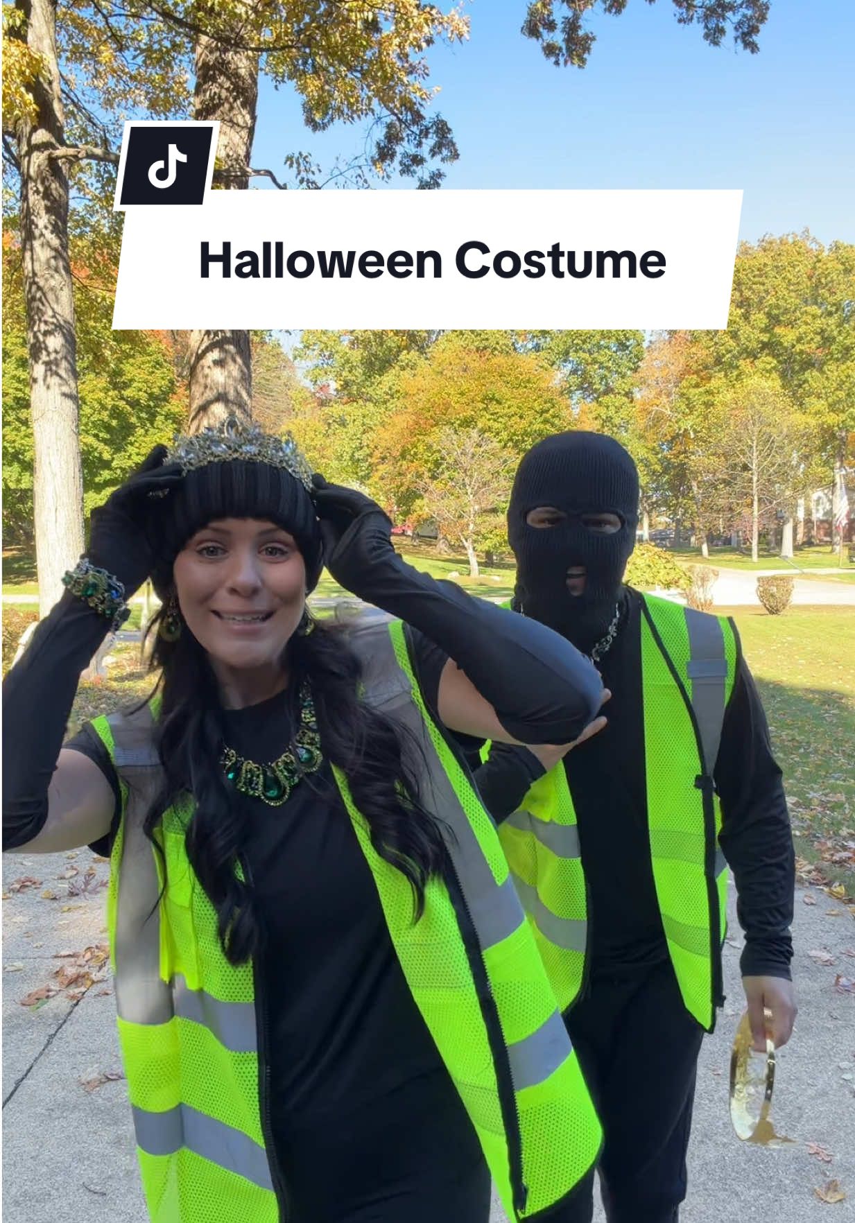 On scooters is crazzzzzzy #louvre #heist #halloween #halloweencostume 