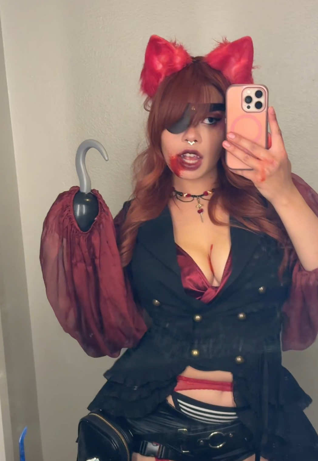 guess who…🦊🏴‍☠️ #FNAF #halloweencostume #fivenightsatfreddys #fnafcosplay #cosplay