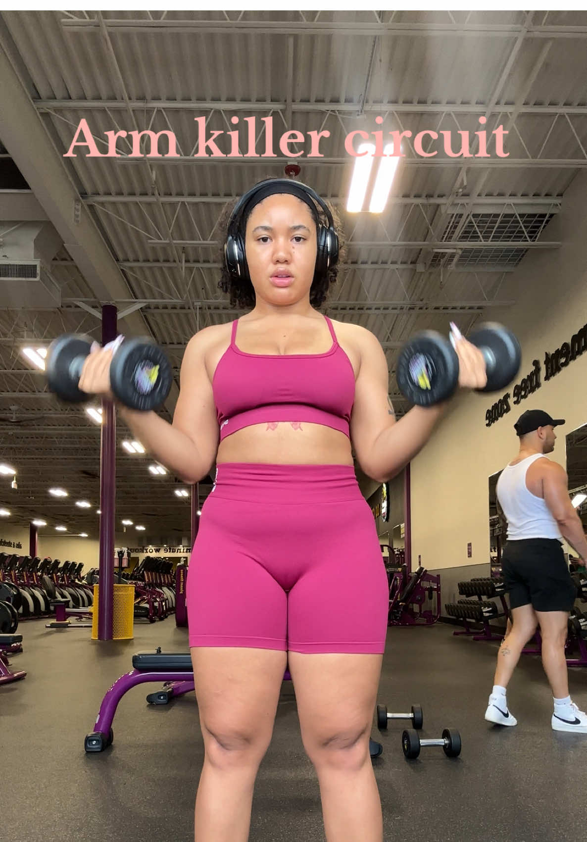 My fav thing to end arm day with ✨ Complete circuit 4x💪🏽 •around the worlds 10x •bicep curl 10x •pulse biceps 10x •hammer curl 10x  •pulse 10x  •tricep extensions 10x  •pulse tricep 10x