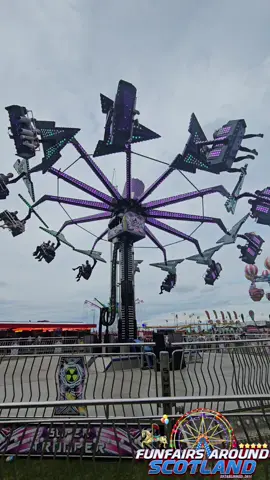 🎅🎄 GLASGOW GREEN CHRISTMAS MARKET 🎄🎅 Glasgow, are you ready for the Super Trooper?  Super Trooper will be at the Green for this year's Christmas festivities.👌💯 Who is trying it? 🎅🎄🎡 Head over to their website enter the GXMAS25 code for 10% of your booking for Ice Skating ⛸️ tickets here --  https://www.glasgowswinterwonderland.com/buy-tickets/ Glasgow's Winter Wonderland on the Green go give them a follow 🙌🙌