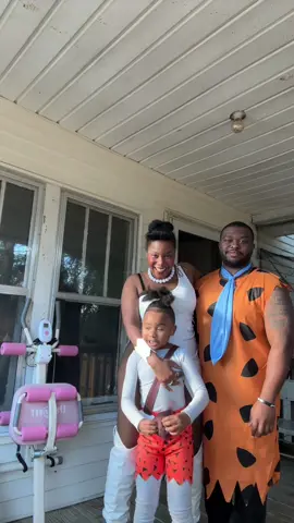 #flinstones #wilmaflintstone #halloween #familyhalloweencostume 