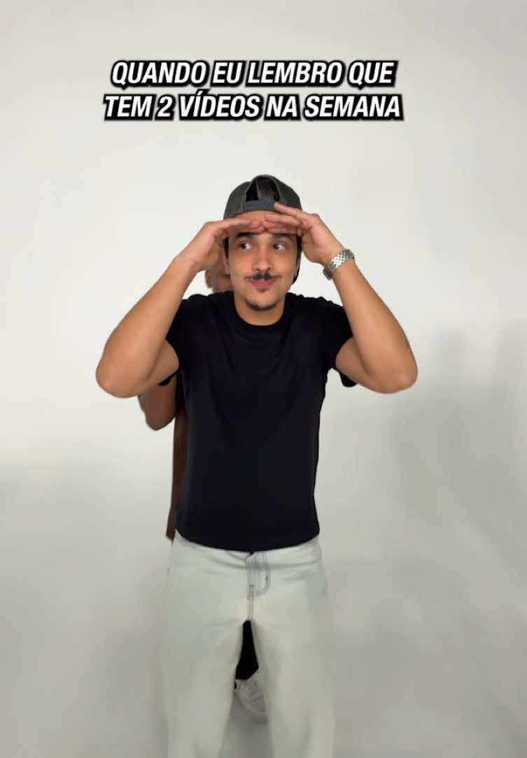 Lembrando que hoje 20h tem vídeo novo pra vocês!! 😤 . . . #canalaquelescaras #aquelescaras #quememes #humor #entrenamiento          