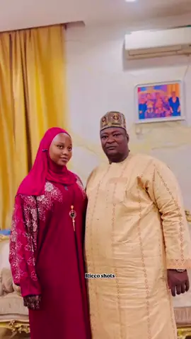 @shanab_horse_dress @Emojishotz🎞️🎥 