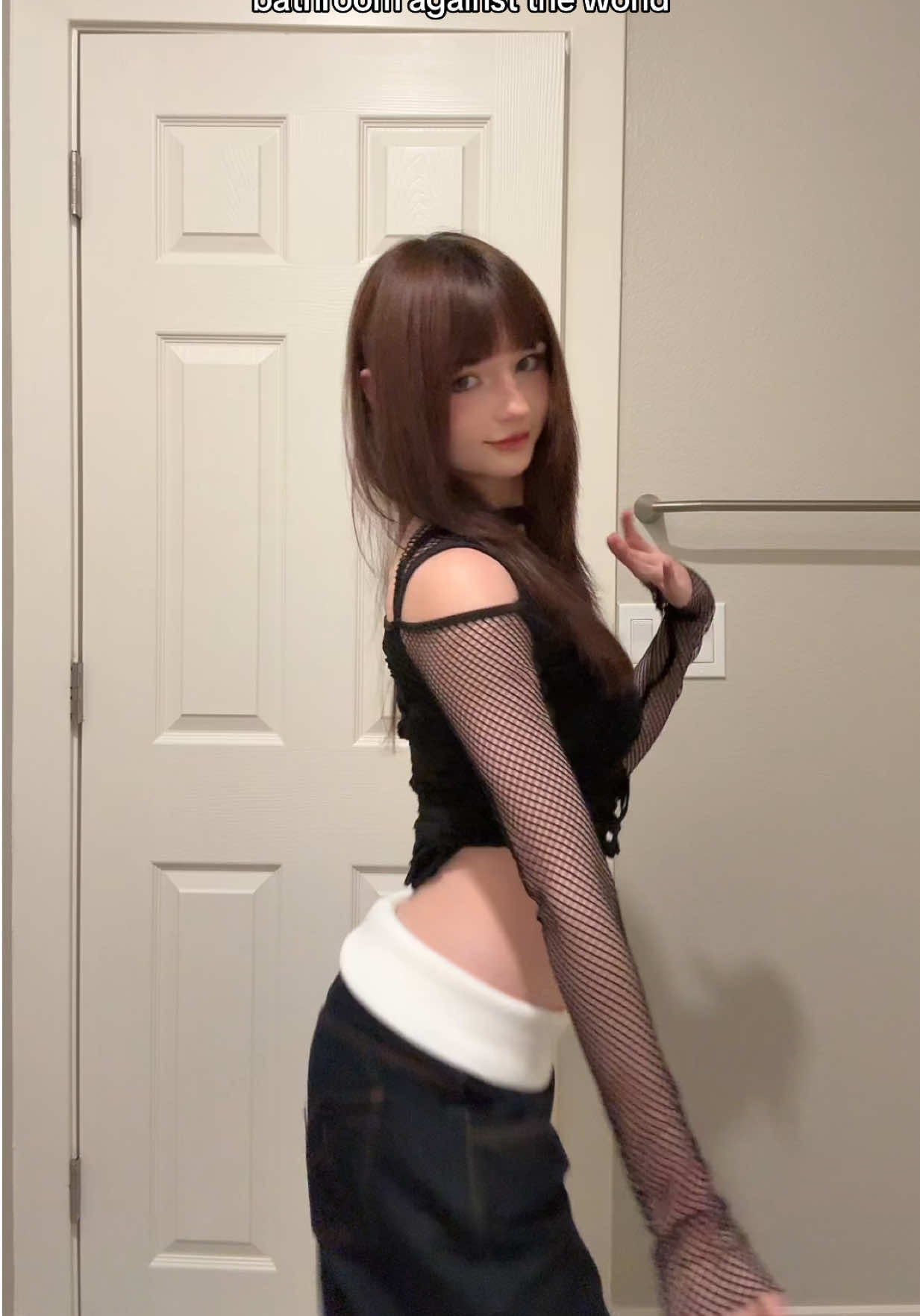 [inst: smeepsx] the lighting is good in here 😔 #fyp #smeeps 