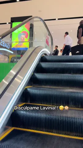 Llegó el Presidente a Santo Domingo! 🥰 Jajaja disculpas a la primera dama 🙈 @DanielNoboaOK #presidente #ecuador #bombolishopping #tendencia #centrocomercial 