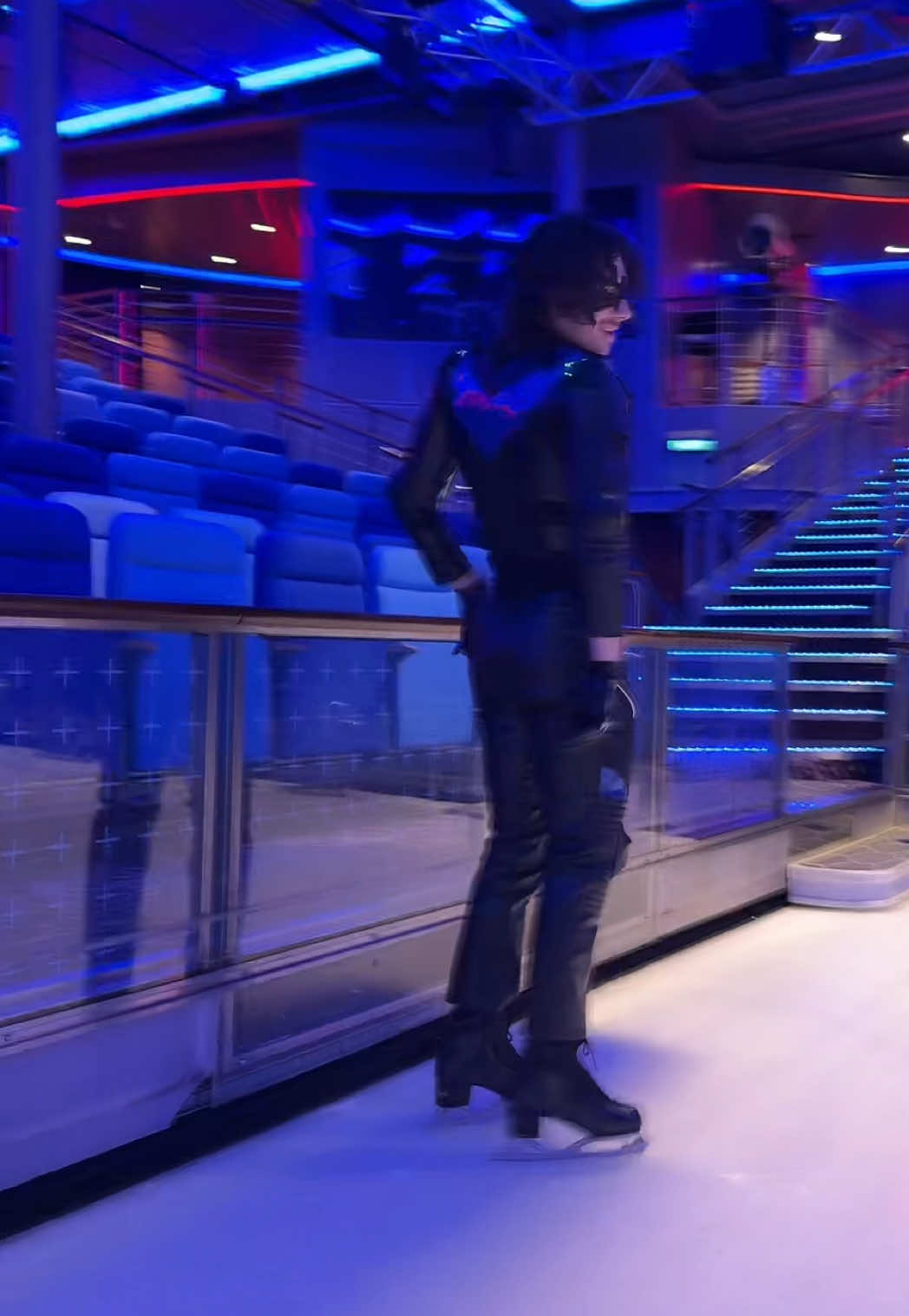nightwing is so hotel california #nightwing #richardgrayson #figureskater #cosplay 