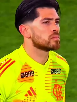 Rossi faz grande partida e garante o Flamengo na final . . . . . . . . . . . . . . . . . . . . . . #tiagoleifert #flamengo #rossi #defesa #viral 